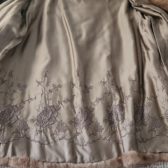 VINTAGE Genuine mink jacket from Hopper Furs St. Louis, MO. Soft and beautiful! - Picture 6 of 12